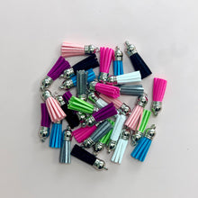 Load image into Gallery viewer, Custom Iridescent Acrylic Mom Keychain with Kids&#39; Names and Tassel
